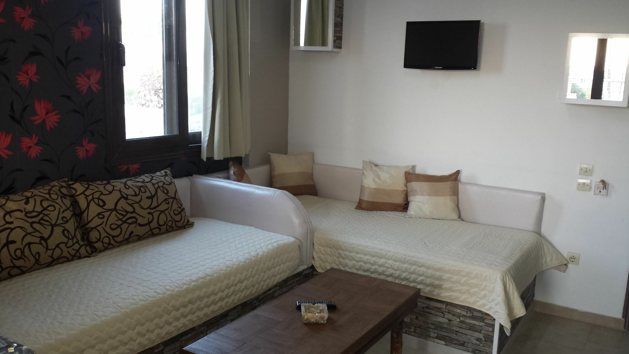 Takis Hotel Apartments Jalisos Zewnętrze zdjęcie